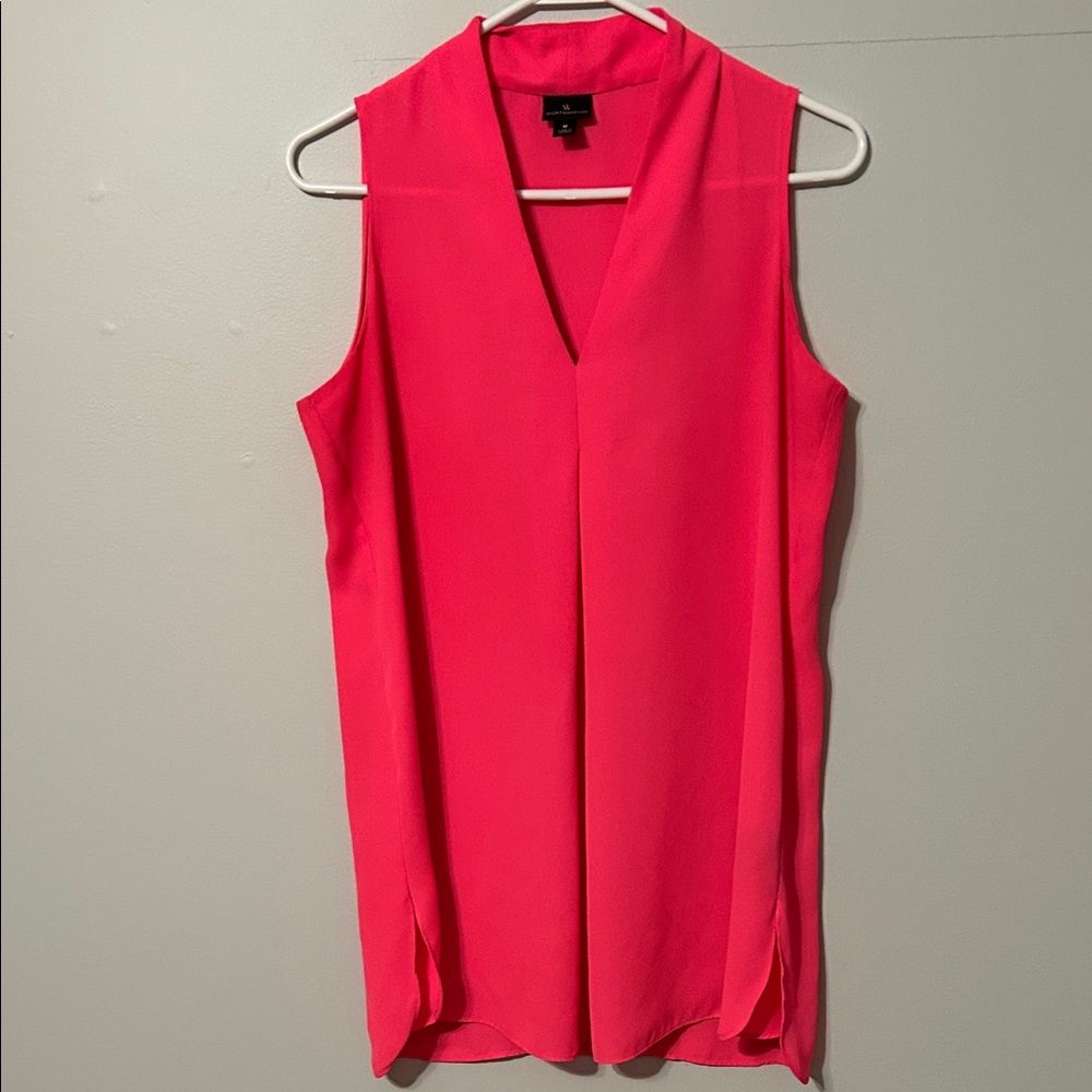 Worthington: Vibrant  v-neck hot Pink Sleeveless Blouse. Size: medium.